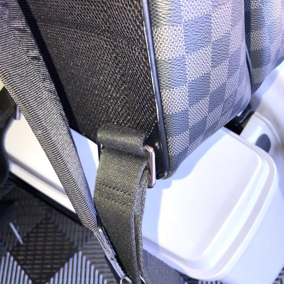 Louis Vuitton - Picture 8 of 14